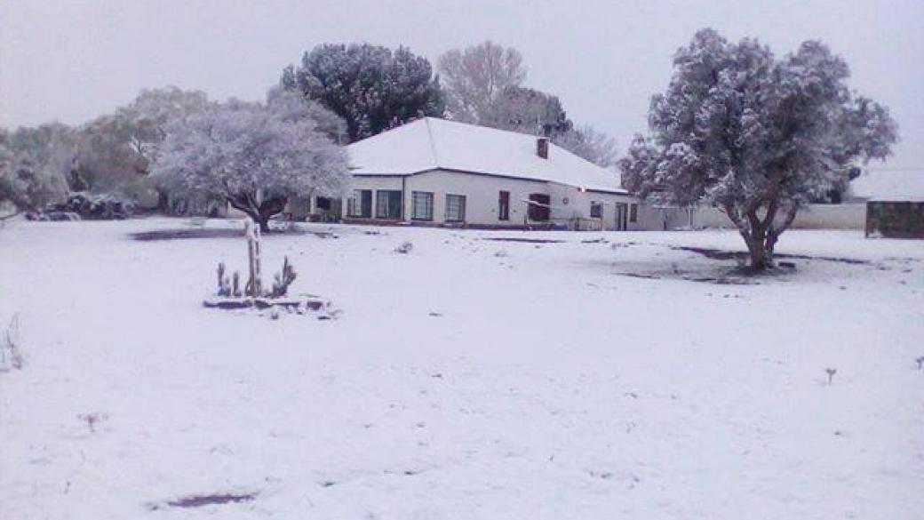Сняг изненада Южна Африка