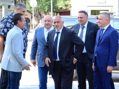 Правителството готви 10% ръст на заплатите в администрацията