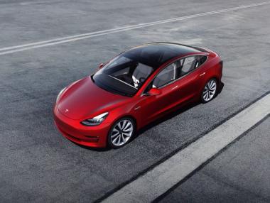 Мъск реши Tesla да се предлага в 2 цвята по-малко