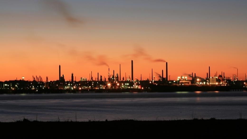 Exxon влага над $650 млн. в рафинерията си в Обединеното кралство