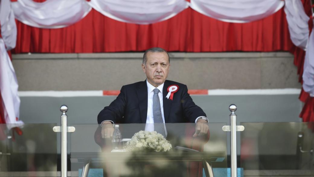 Централната банка в Турция вдигна лихвите въпреки критиките на Ердоган