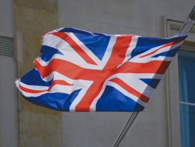 Лондон продължава да подготвя обществото за „твърд” Brexit