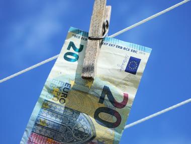 Някои правни и практически въпроси относно мерките срещу изпиране на пари