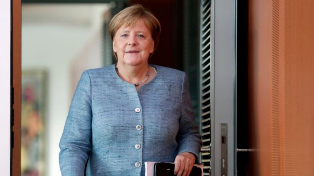 Меркел: Европа трябва да разработва собствени батерии за електрически коли