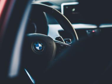 BMW предупреди, че печалбата ѝ ще падне