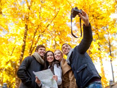 Къде можем да пътуваме изгодно през есента