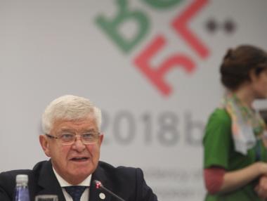 Здравният министър предпочита плавно демонополизиране на Касата