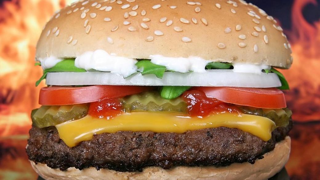 McDonald's премахва изкуствените добавки от бургерите си