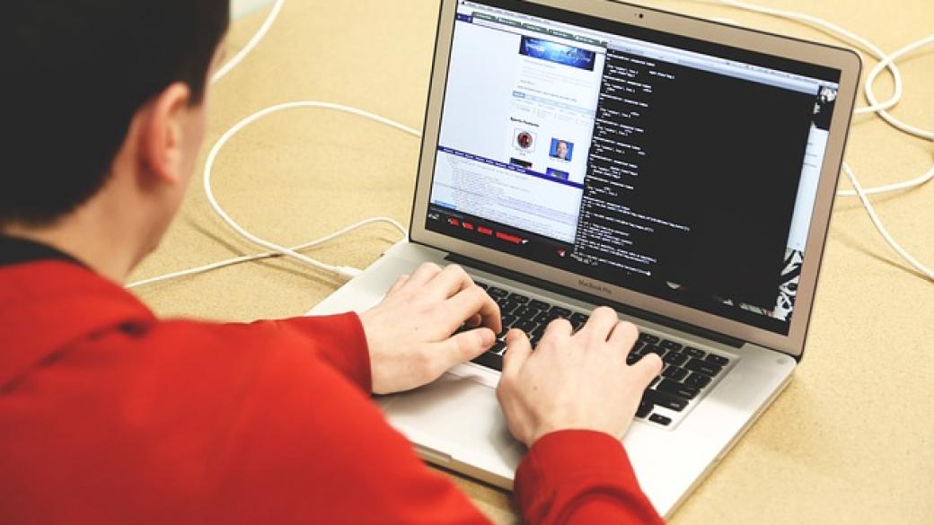 Държавата обучава безплатно ученици на програмиране