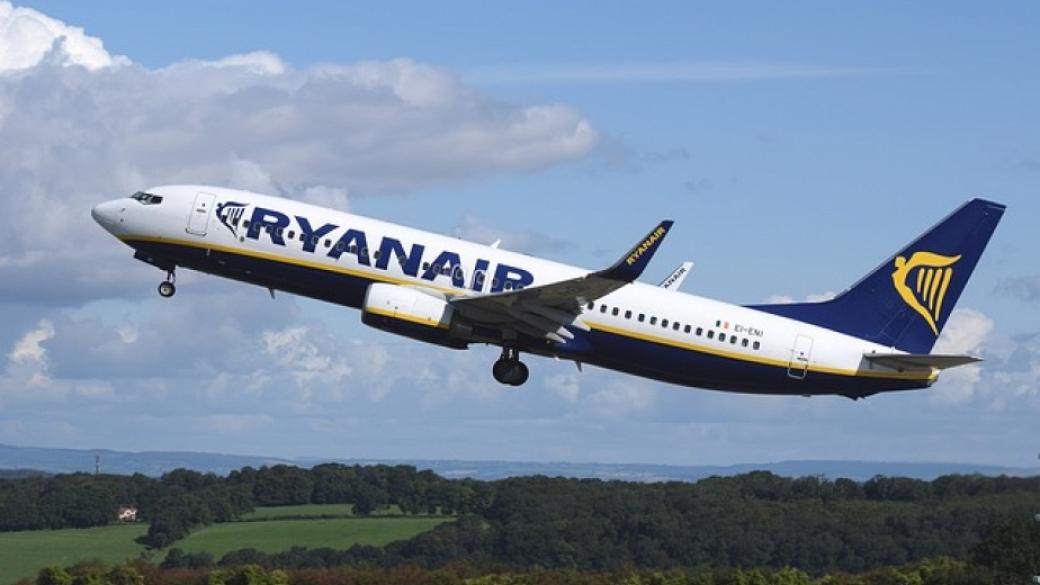 Ryanair очаква по-малка печалба заради стачките и цените на горивата
