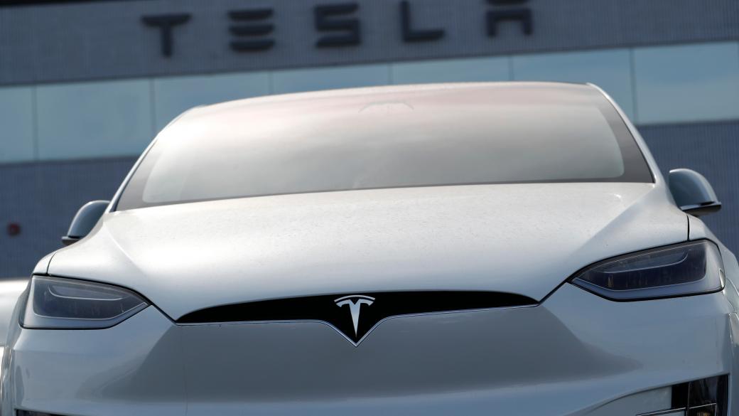 Tesla потушава тревогите на инвеститорите с добри продажби