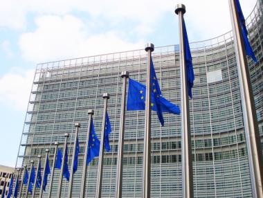 ЕК ще попречи на комисарите да харчат от парите ѝ за избори
