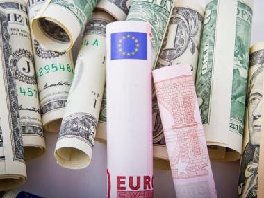 Валутните резерви на Китай намаляха до 14-месечно дъно