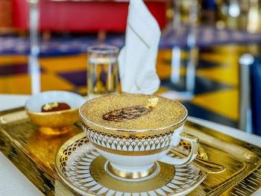 Хотел в Дубай сервира капучино с 24-каратово злато