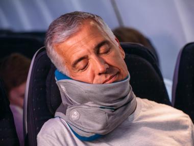 Британци създадоха иновативна възглавница за пътуване