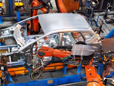 Ford готви масови съкращения заради митата на Тръмп