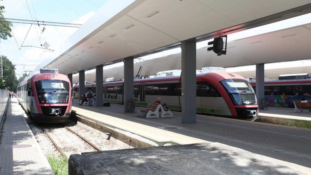 КЗК спря търга за закупуването на 42 нови мотрисни влакове