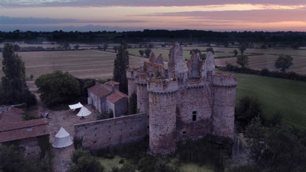 Кампания за групово финансиране спасява френски замък