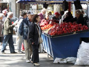 Индексът на тържищните цени за храните на едро се понижи с 1,5%