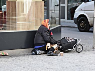 Близо половината от световното население живее  с по-малко от 5,5 долара на ден