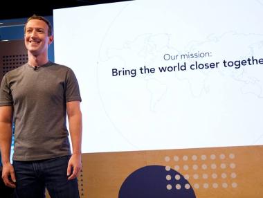 Инвеститори във Facebook поискаха отстраняването на Марк Зукърбърг