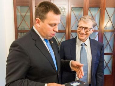 Бил Гейтс получи електронно гражданство от Естония