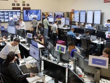 Facebook създаде „военна стая“ срещу фалшивите новини