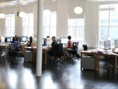 Бизнесът очаква ръст на заплатите и нови работни места