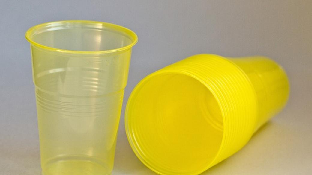 Италия ще забрани от 2020 г. пластмасовите чаши и чинии