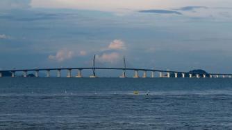 Най-дългият мост в морето ще бъде открит тази седмица