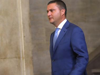 Правителството продължава да залага дефицит в държавния бюджет