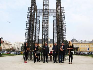 Странното откриване на Бронзовата къща