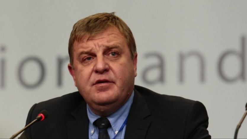 И Каракачанов не поиска оставката на Симеонов