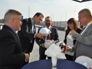 Завод за ремонт на самолетни части разкрива над 200 нови работни места в Бургас