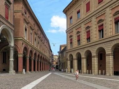 Италиански град дава безплатни бира и сладолед, ако слезете от колата си