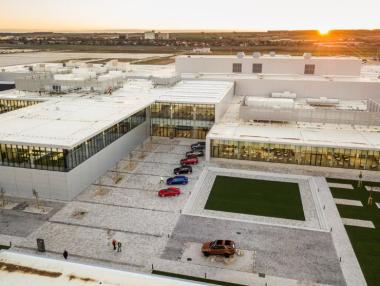 Jaguar Land Rover откри новия си завод в Словакия