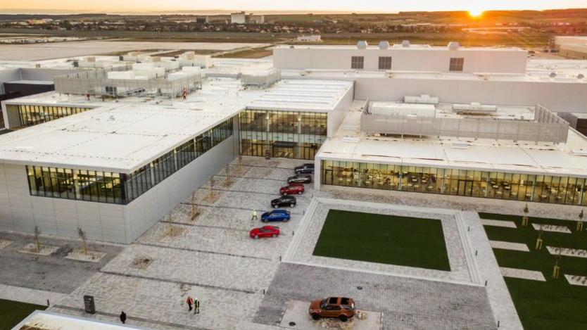 Jaguar Land Rover откри новия си завод в Словакия