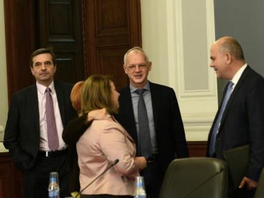 Работодателите и синдикатите преглътнаха новия бюджет