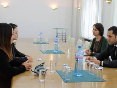 Китайска компания иска да произвежда захарни изделия в България