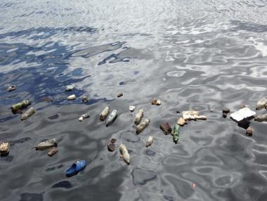 ЕС обещава още €300 млн. за борба с пластмасата в океаните
