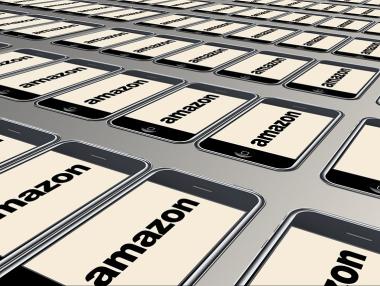 Акциите на Amazon се сринаха с още 8%