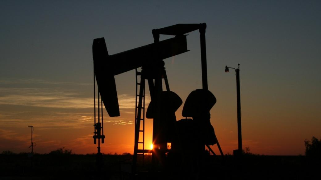 Русия увеличава износните мита върху петрола
