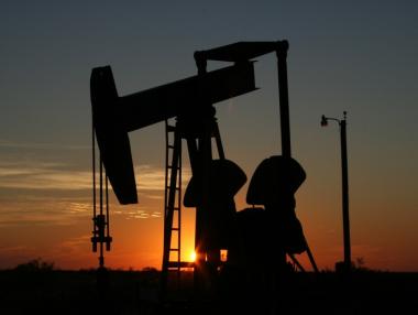 Русия увеличава износните мита върху петрола