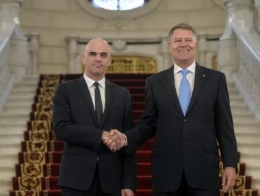 Швейцария сваля ограниченията за работа на българи