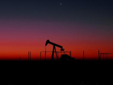 САЩ ще позволят на осем страни  да продължат да купуват ирански петрол