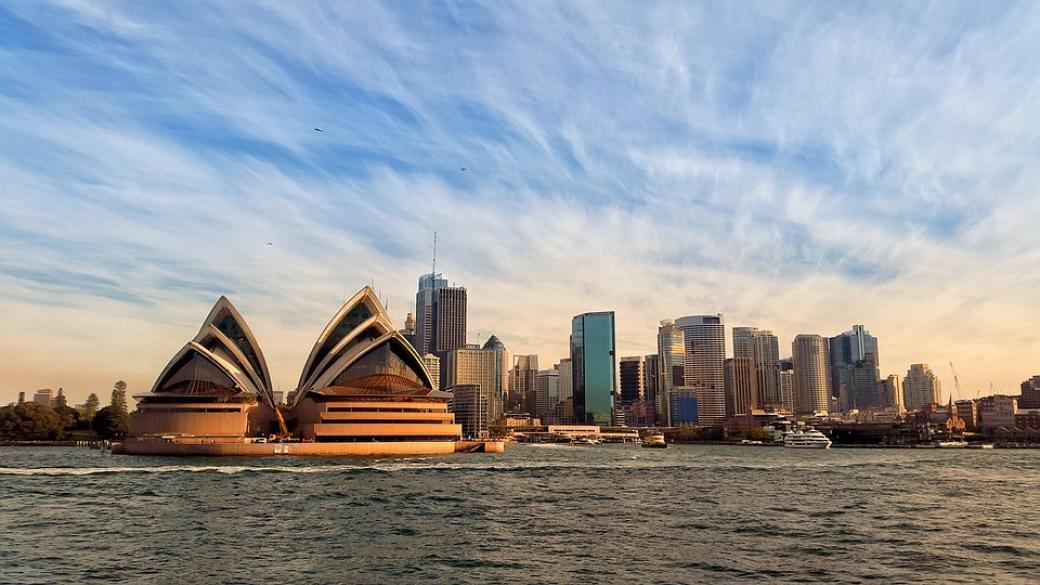 Австралия удължи визите за млади чужденци