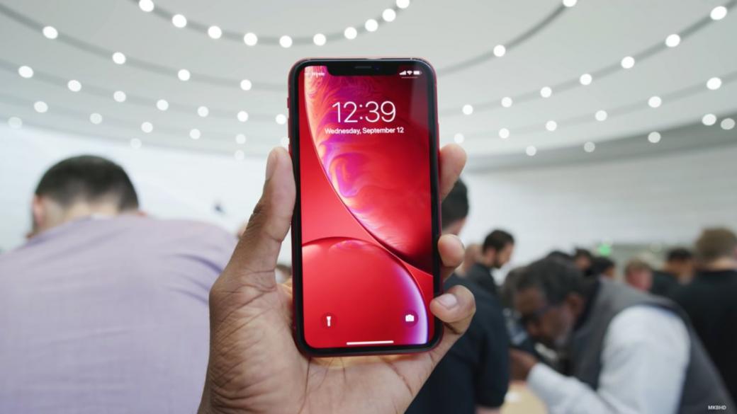 Apple намалява производството на iPhone XR, няма търсене