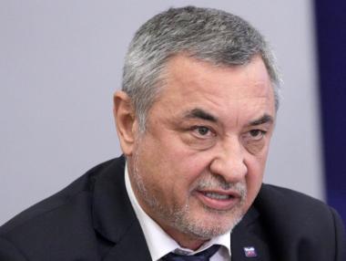 Валери Симеонов вече няма проблем, че НСО охранява Ахмед Доган