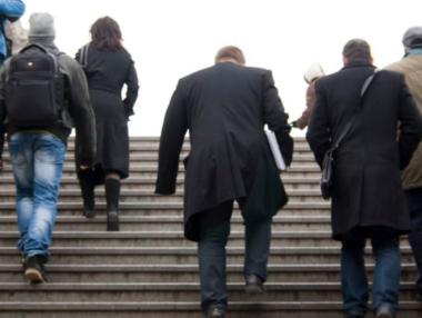 НСИ: Негативни нагласи и спад на потребителското доверие през октомври