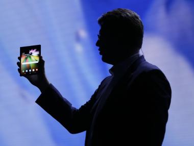 Samsung показа първия си сгъваем смартфон